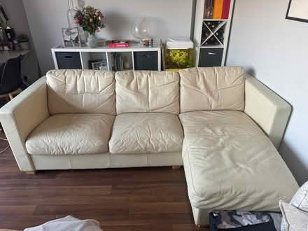 Photo of free Leather corner sofa (Southfields SW19) #1