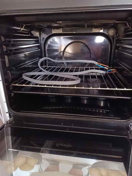 Photo of free Electric cooker (Corby NN18) #2