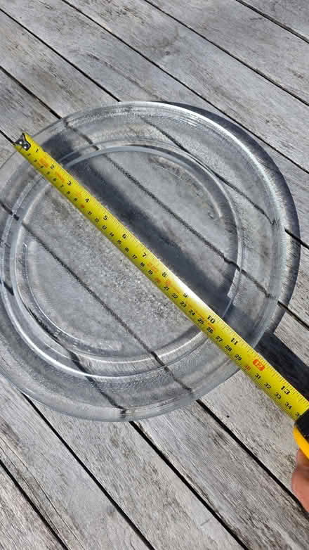 Photo of free Glass microwave plate (Inchbrook GL6) #3