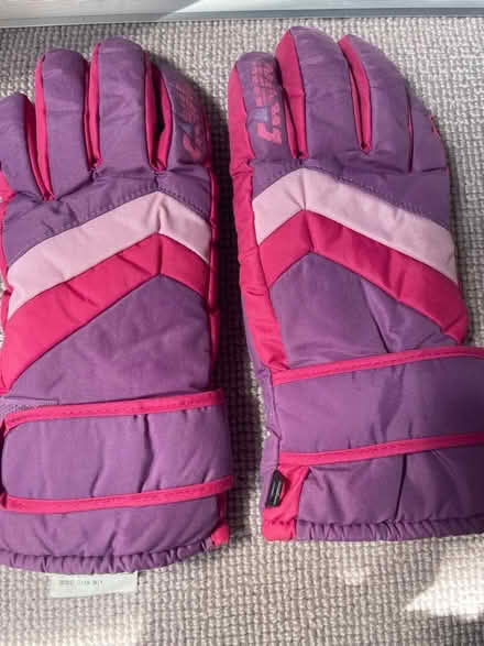 Photo of free Women’s ski gloves (Highway SL6) #1