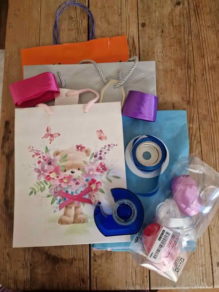 Photo of free gift bags, ribbons, tissue paper (Combe Down BA2) #1