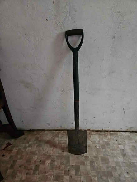 Photo of free Garden spade (Riddlesdown CR8) #1