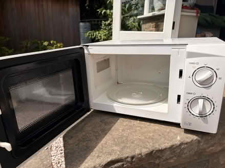 Photo of free Microwave (S8 Beauchief) #2