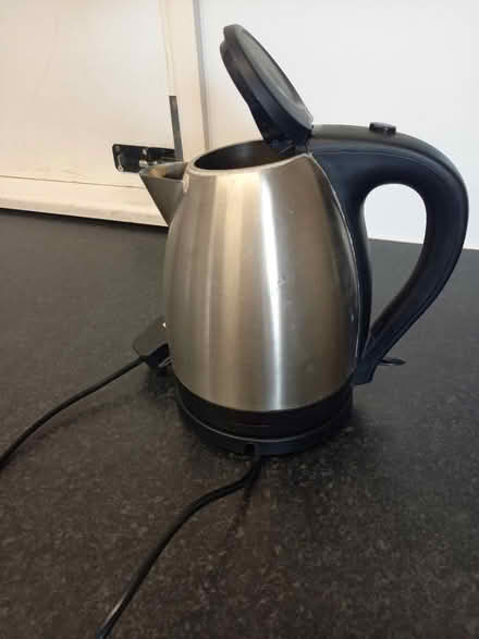 Photo of free Working kettle, dodgy lid (Burngreave S4) #1