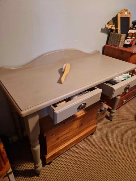 Photo of free Dressing table (07950210250) #1