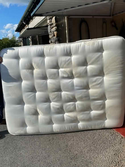Photo of free Double mattre (Burneside LA9) #1