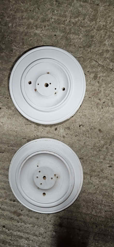 Photo of free Art Deco Plaster Ceiling Rose (Stanford in the Vale SN7) #1