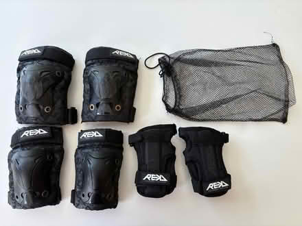 Photo of free Kids Knee & Elbow Pads (RG31 6RL) #1