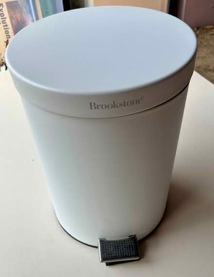 Photo of free Bathroom bin (broken hinge) (Marlow SL7) #1