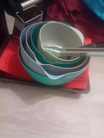 Photo of free Mix bowls, tongs, oven trays (da10 0bj) #1