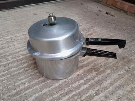 Photo of free Pressure cooker (Queens Park MK40) #1