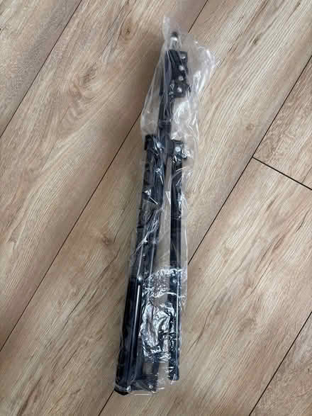 Photo of free Tripod + 3D Glasses bundle (Plaistow E13) #1