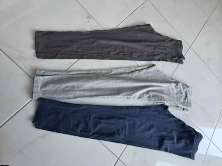 Photo of free 3x girls leggings sz13 -14 yrs (Woodend SK9) #1