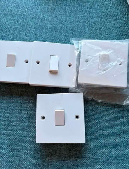 Photo of free 4 x single light switches (Waterlooville PO8) #1