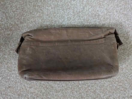 Photo of free Emirate leather toiletries bag (Dean Court OX2) #2