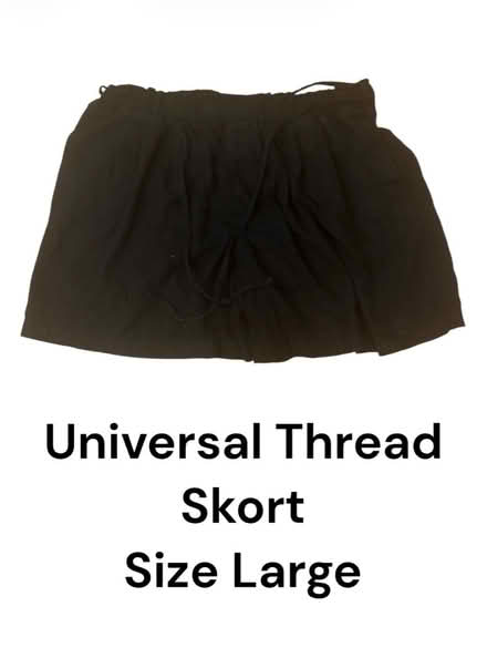 Photo of free Universal Thread Woman’s Skort (Brooklyn Storage) #1