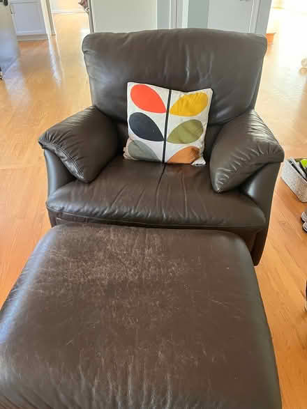 Photo of free Brown leather lounge set (Fort Sheridan) #4