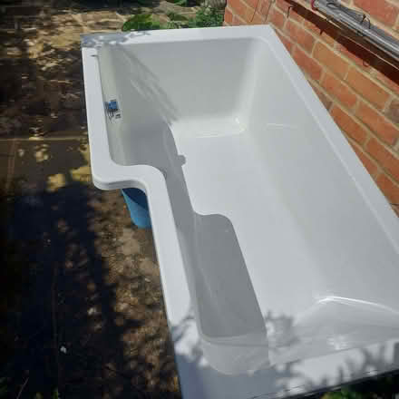 Photo of free Acrylic Bath (Cutteslowe OX2) #1