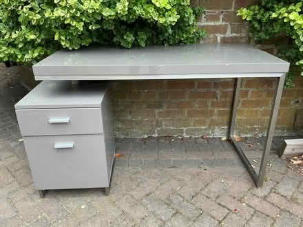 Photo of free Desk (Claygate KT10) #1