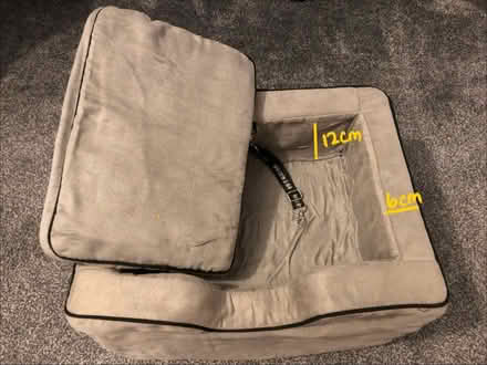 Photo of free Little dog car booster seat (Cherry Hinton CB1) #3