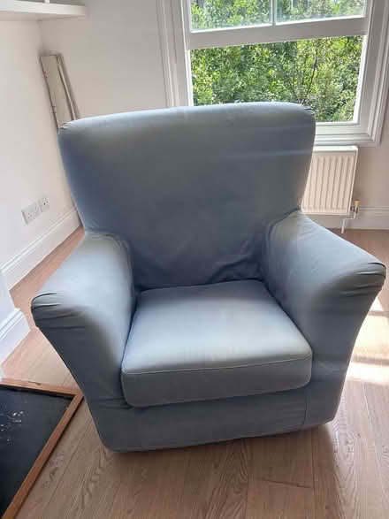Photo of free Blue armchair (Canonbury N1) #1