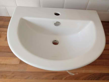 Photo of free Vogue Comfort Sink and Pedestal (Formby L37) #2