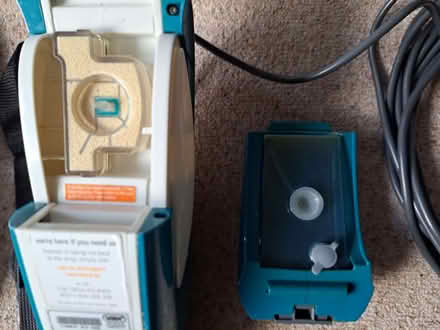 Photo of free Vax portable steamer with shoulder strap and accessories (Molesey KT8) #4