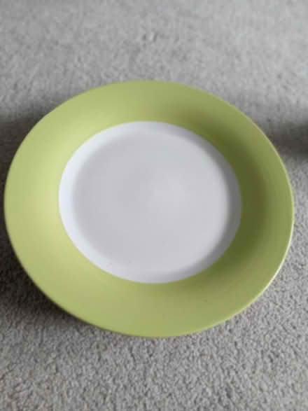 Photo of free Green large & medium plates (heaton mersey SK4) #1
