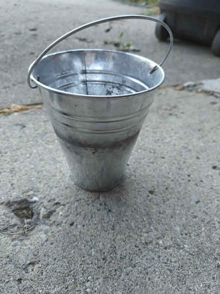 Photo of free 5 metal pots-Livonia (Livonia) #3