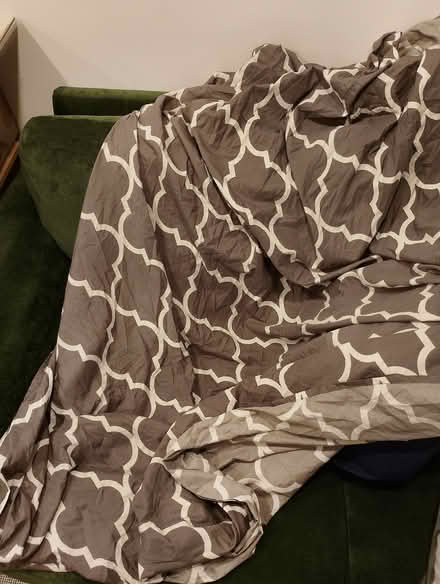 Photo of free Large unfitted bedsheet (Hove BN3) #1