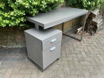 Photo of free Desk (Claygate KT10) #3