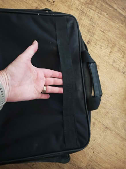 Photo of free HP laptop bag (Great Sutton CH66) #2