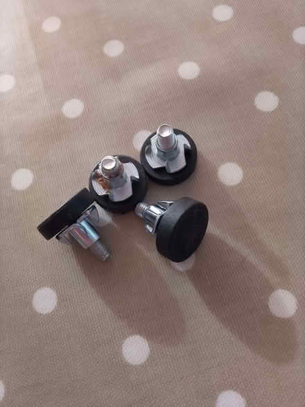 Photo of free wooden chopping board feet (Emsworth PO10) #1