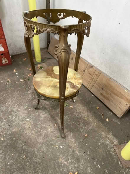 Photo of free Onxy stand tabke (islington N1) #1