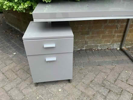 Photo of free Desk (Claygate KT10) #2