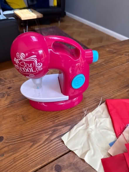 Photo of free Mini kids sewing machine battery operated (St Albans AL4) #2