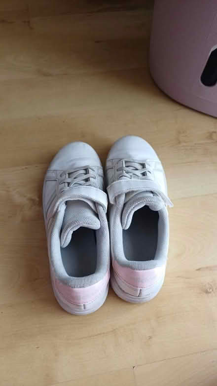 Photo of free Adidas trainers (M19 1fq) #3