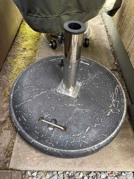 Photo of free Umbrella stand on wheels (Magnolia) #1