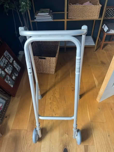 Photo of free Narrow Zimmer (Holy Corner EH10) #1