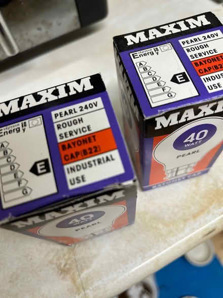Photo of free 2 x 40w pearl light bulbs (bayonet fitting) (Monks Hill CR2) #2