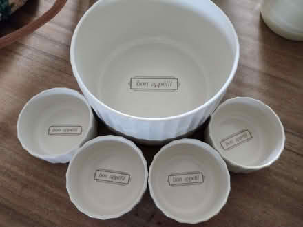 Photo of free Hornsey pottery dish and matching ramekins (Six Ways AL8) #2