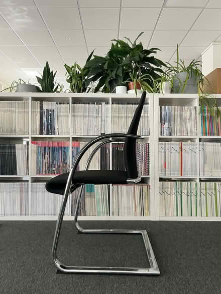 Photo of free Seven award-winning Ahrend 350 designer meeting chairs (Nottingham NG1) #4
