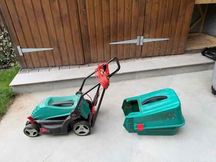 Photo of free Electric lawnmower (Hampton Hill TW11) #2