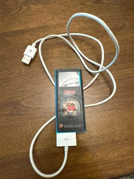 Photo of free Old iPod (Palisades, NW, WDC) #1