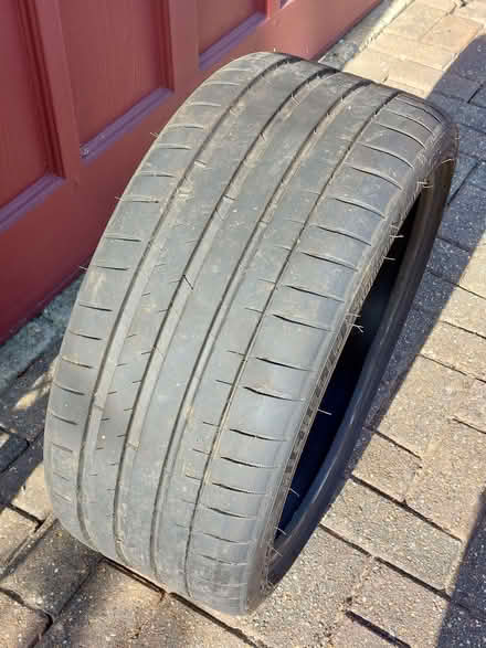 Photo of free Pilot Sport 4 S tyre (Hog Hatch GU9) #1