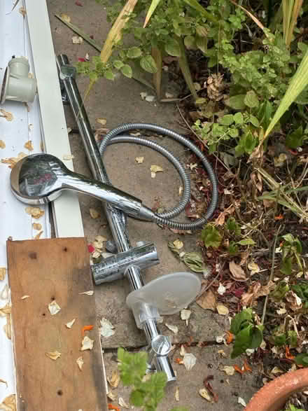 Photo of free Bath and all fittings (Long Ditton, KT6) #2