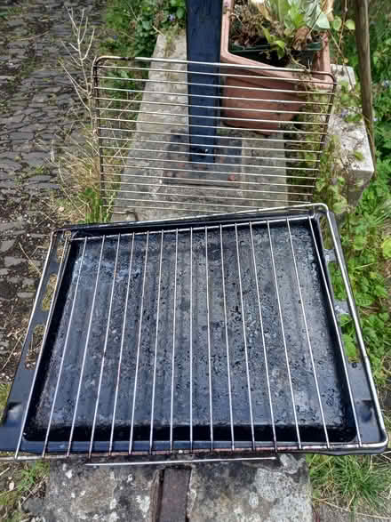 Photo of free used integrated oven and associated trays (Haymarket EH11) #4