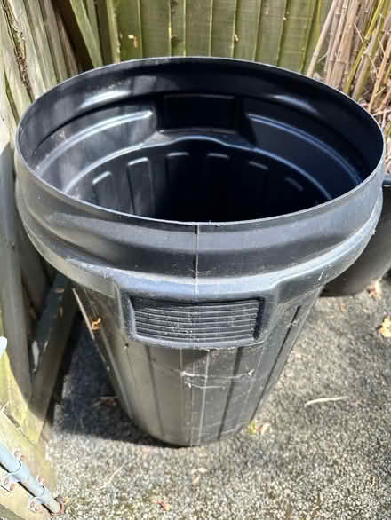 Photo of free Plastic bin (Twyford RG10) #1