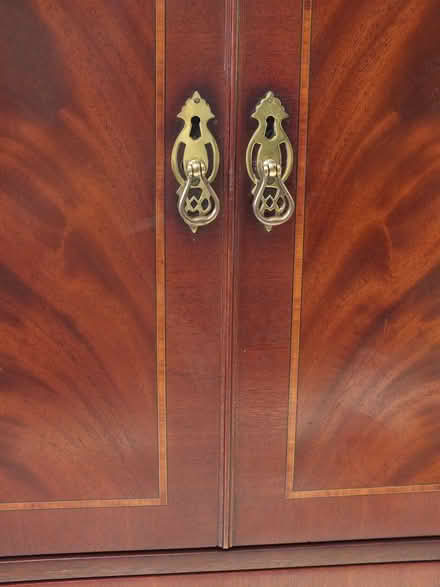 Photo of free Veneered TV cabinet (Rhewl LL13) #2