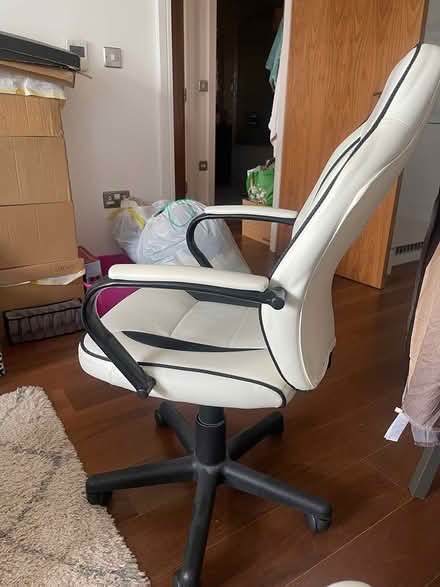 Photo of free Gaming chair (Canary wharf E14) #3